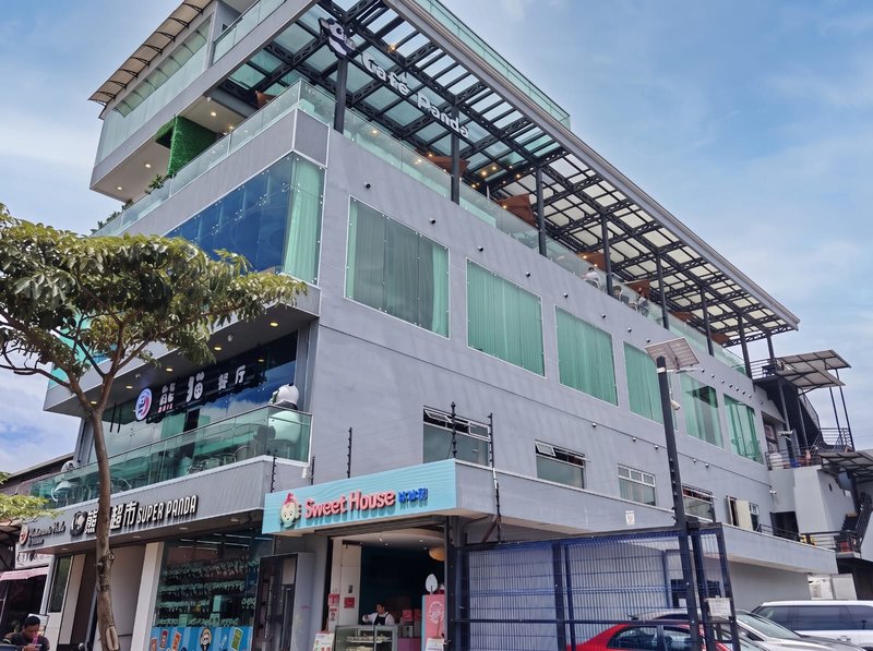 Commercial building constructed by BoscoCR